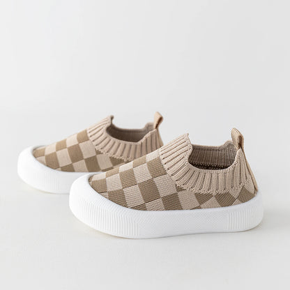 Easy slip-on checkered knit baby walking shoes for toddlers