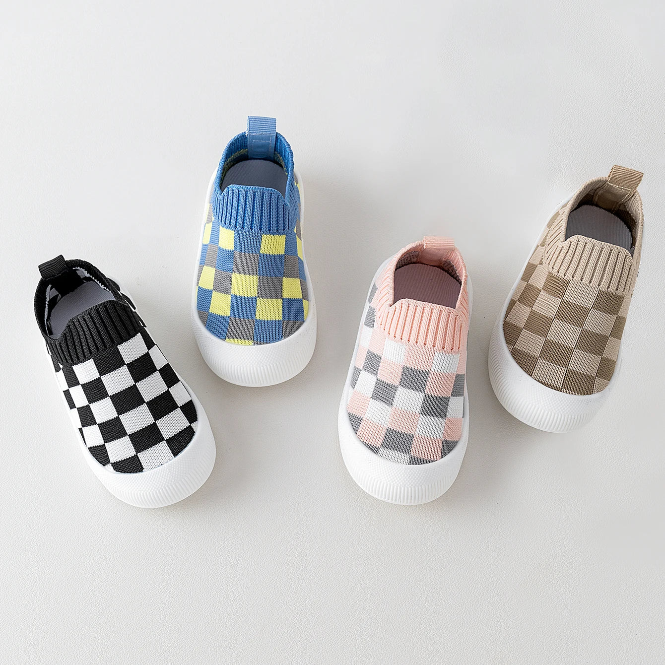 Easy slip-on checkered knit baby walking shoes for toddlers
